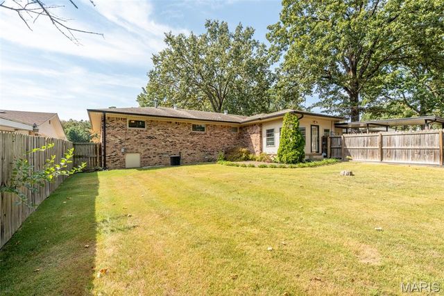 1715 Big Bend, Poplar Bluff, MO 63901