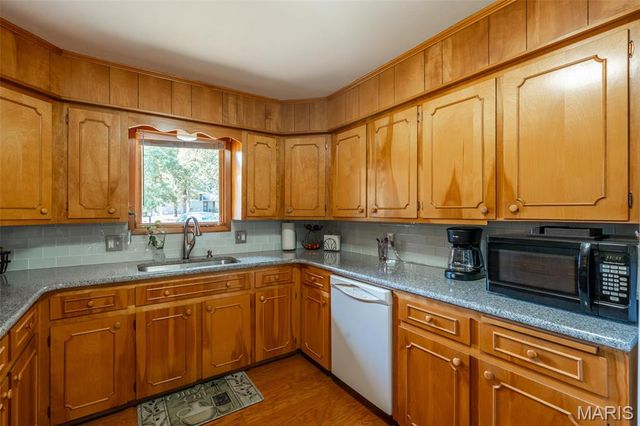 1715 Big Bend, Poplar Bluff, MO 63901