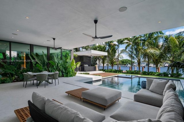 5515 Pine Tree Dr, Miami Beach, FL 33140