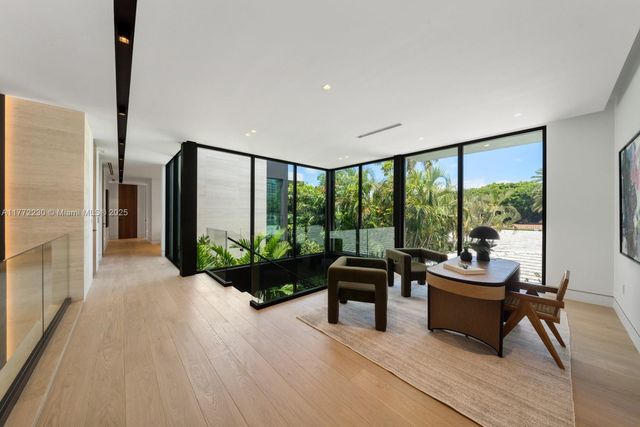 5515 Pine Tree Dr, Miami Beach, FL 33140