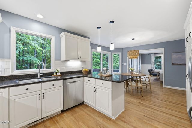 203 Mel Oaks Drive, Chapel Hill, NC 27516