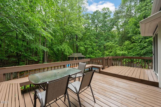 203 Mel Oaks Drive, Chapel Hill, NC 27516