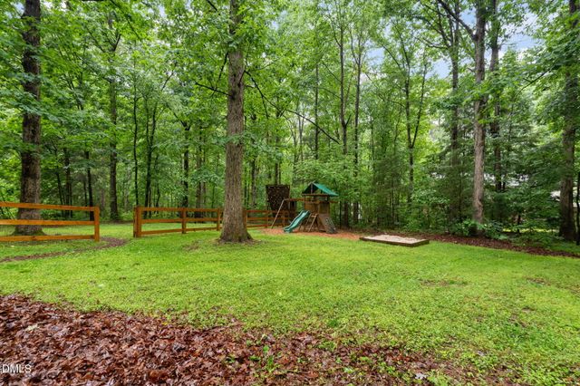 203 Mel Oaks Drive, Chapel Hill, NC 27516