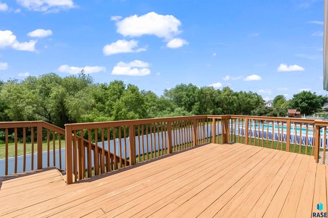 1313 W Creekside Dr Drive, Brandon, SD 57005