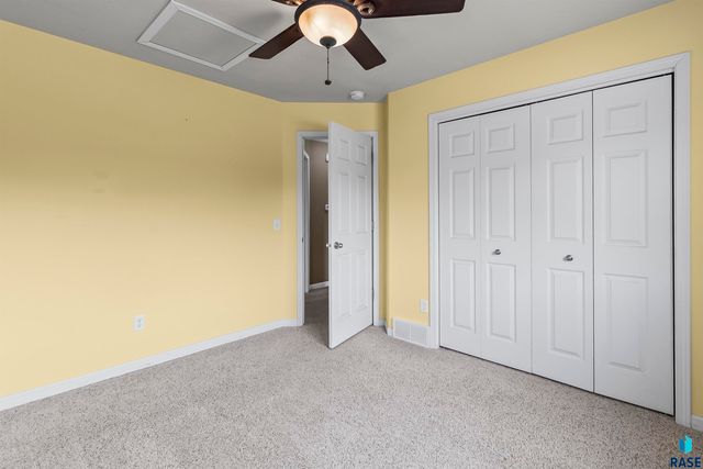 1313 W Creekside Dr Drive, Brandon, SD 57005