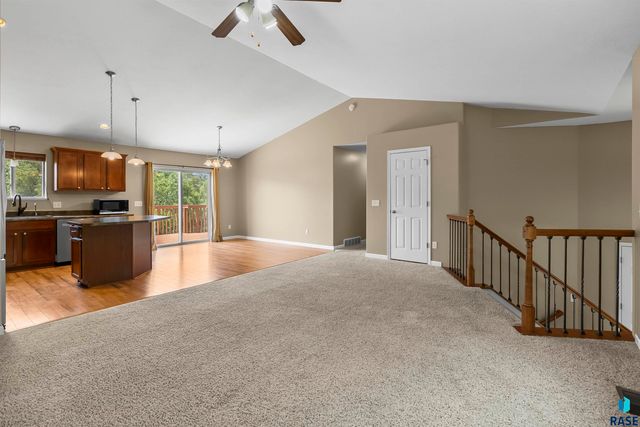 1313 W Creekside Dr Drive, Brandon, SD 57005