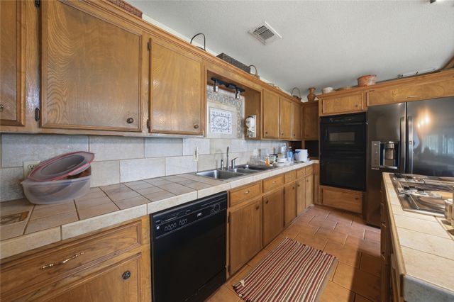 115 Imperial Drive, Mabank, TX 75156