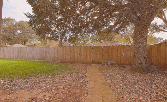 3514 Glenmeadow Drive, Rosenberg, TX 77471