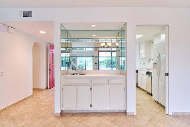 616 Violeta Drive, Palm Springs, CA 92262