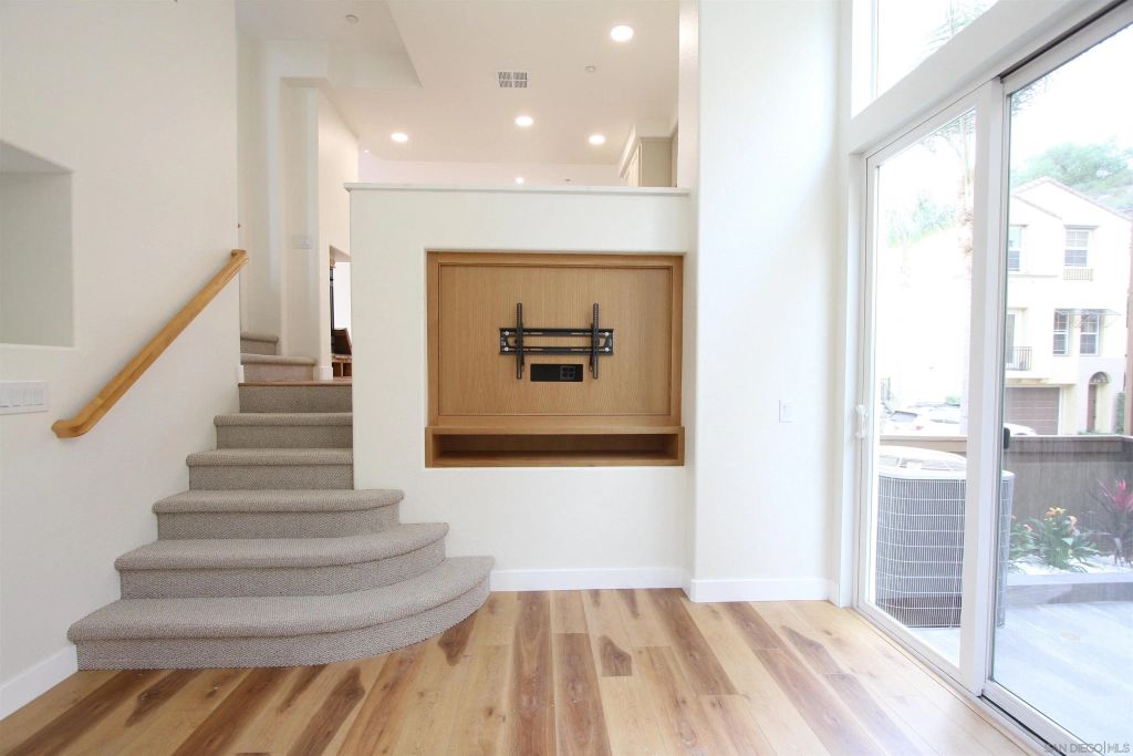 2884 Villas Way, San Diego, CA 92108