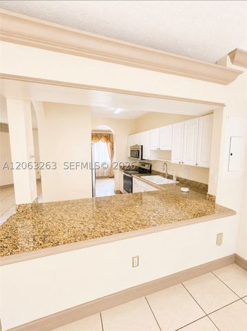 8356 NW 10th St 6D, Miami, FL 33126