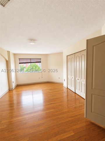 8356 NW 10th St 6D, Miami, FL 33126