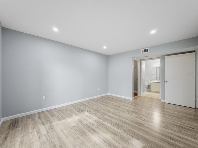 9481 HIGHLAND OAK DRIVE 1502, Tampa, FL 33647