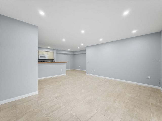 9481 HIGHLAND OAK DRIVE 1502, Tampa, FL 33647