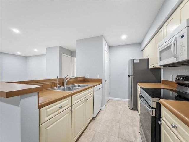 9481 HIGHLAND OAK DRIVE 1502, Tampa, FL 33647