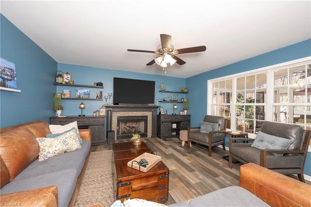 2221 Standing Oak Lane, Pfafftown, NC 27040