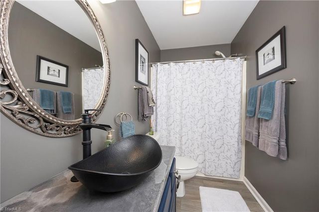 2221 Standing Oak Lane, Pfafftown, NC 27040