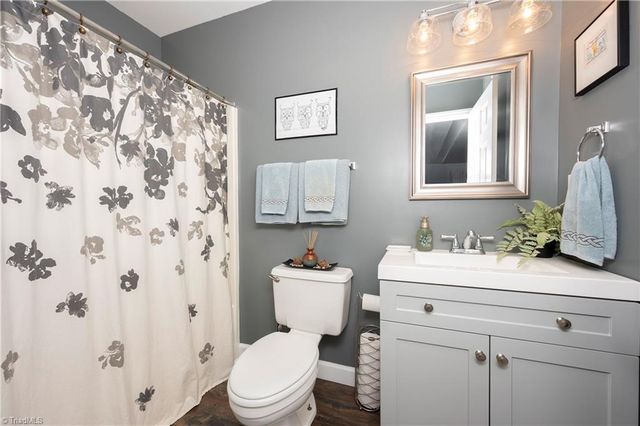 2221 Standing Oak Lane, Pfafftown, NC 27040