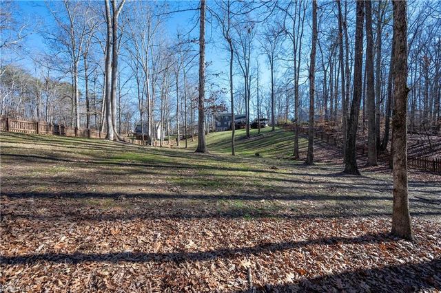 2221 Standing Oak Lane, Pfafftown, NC 27040