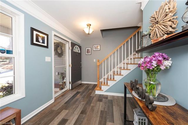 2221 Standing Oak Lane, Pfafftown, NC 27040