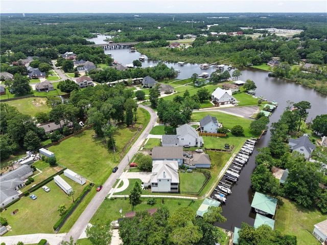 5606 Gulf Creek Circle, Theodore, AL 36582