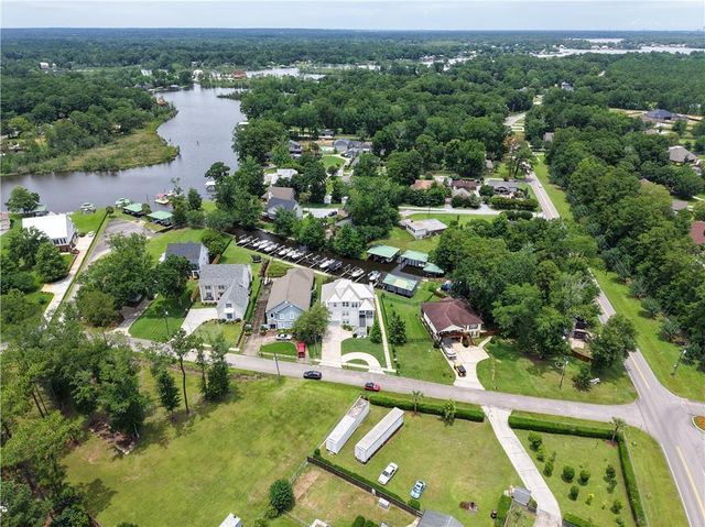 5606 Gulf Creek Circle, Theodore, AL 36582