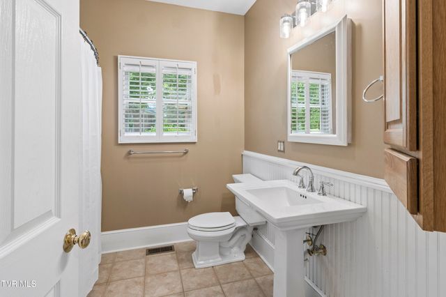 504 West Main Street, Jonesborough, TN 37659