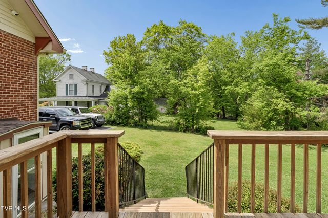 504 West Main Street, Jonesborough, TN 37659
