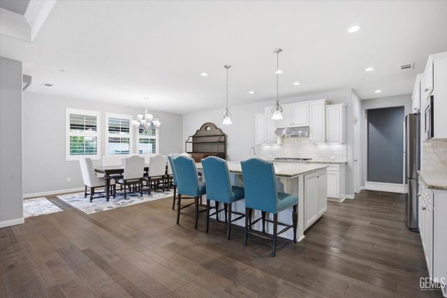2909 Mandalay Place, Bakersfield, CA 93311
