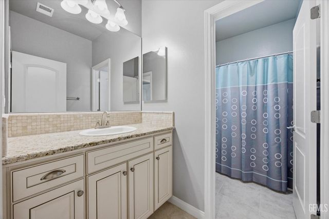 2909 Mandalay Place, Bakersfield, CA 93311