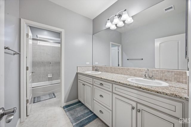 2909 Mandalay Place, Bakersfield, CA 93311