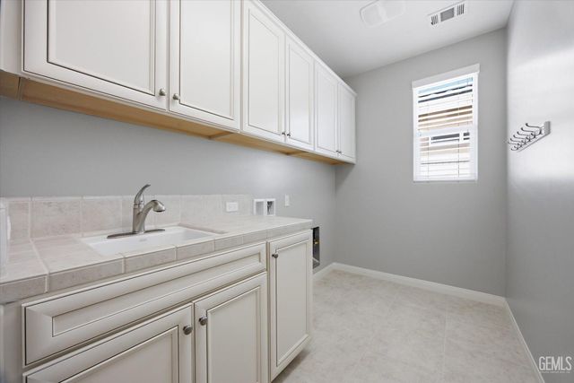 2909 Mandalay Place, Bakersfield, CA 93311