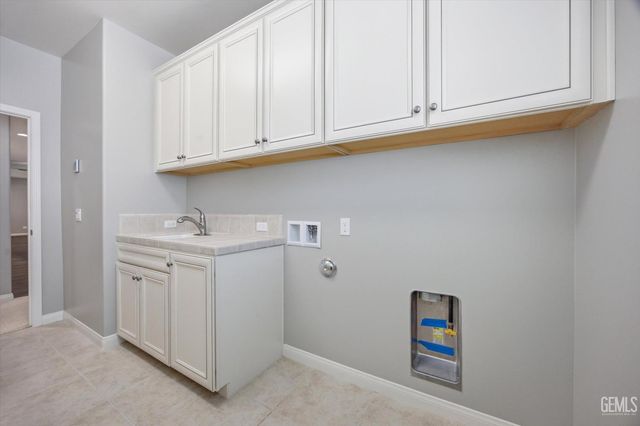 2909 Mandalay Place, Bakersfield, CA 93311
