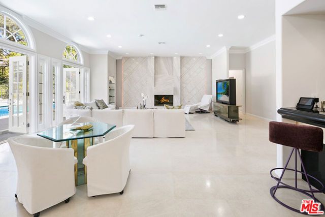 505 EVELYN Place, Beverly Hills, CA 90210