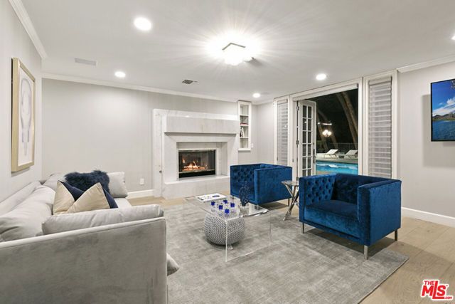505 EVELYN Place, Beverly Hills, CA 90210