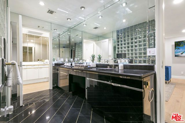 505 EVELYN Place, Beverly Hills, CA 90210