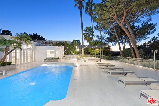505 EVELYN Place, Beverly Hills, CA 90210