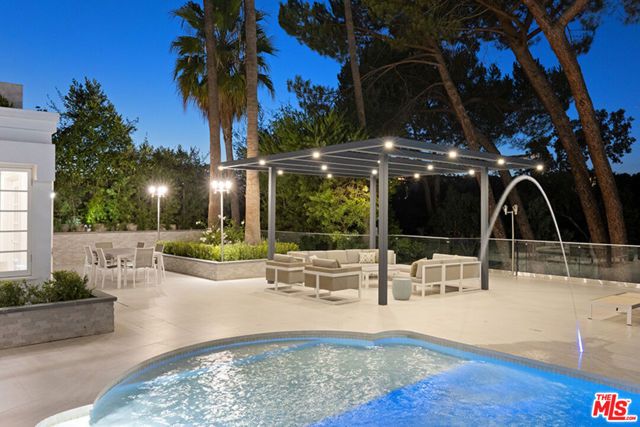 505 EVELYN Place, Beverly Hills, CA 90210