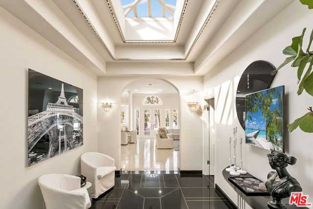 505 EVELYN Place, Beverly Hills, CA 90210