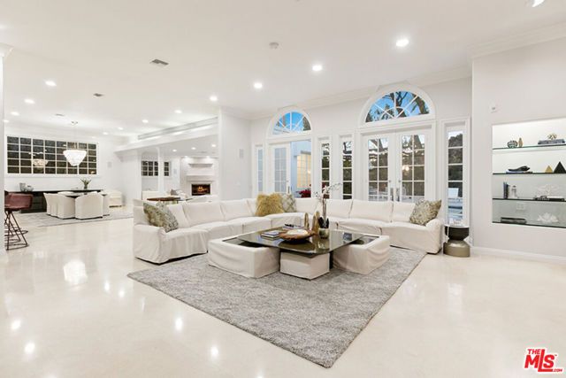 505 EVELYN Place, Beverly Hills, CA 90210