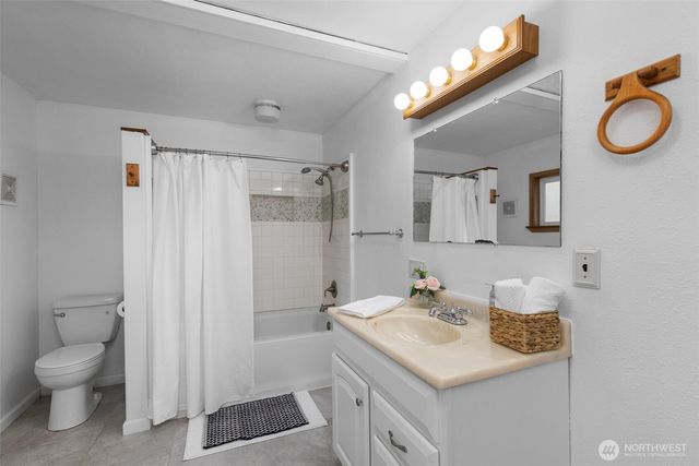 31 NE Larson Lake Lane, Belfair, WA 98528