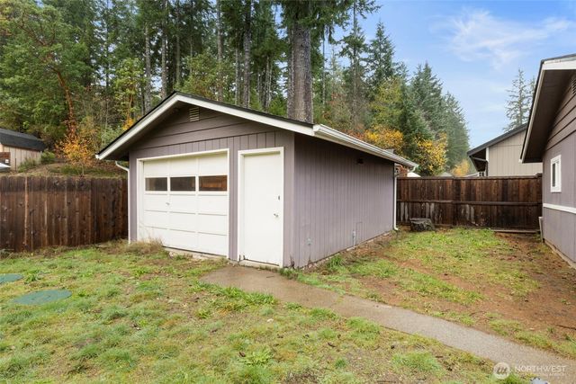 31 NE Larson Lake Lane, Belfair, WA 98528