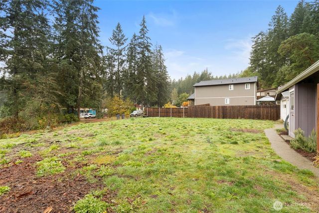 31 NE Larson Lake Lane, Belfair, WA 98528