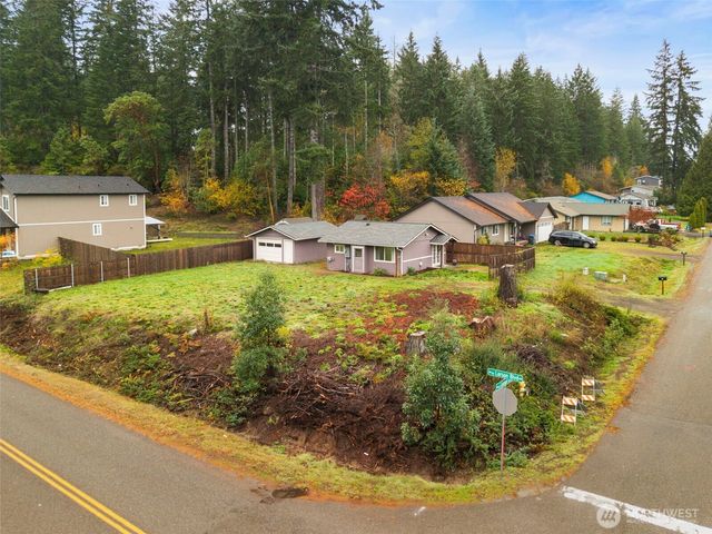 31 NE Larson Lake Lane, Belfair, WA 98528