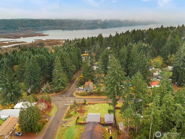 31 NE Larson Lake Lane, Belfair, WA 98528