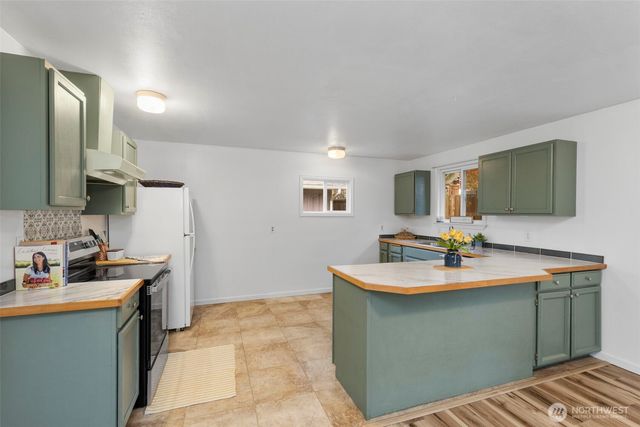 31 NE Larson Lake Lane, Belfair, WA 98528