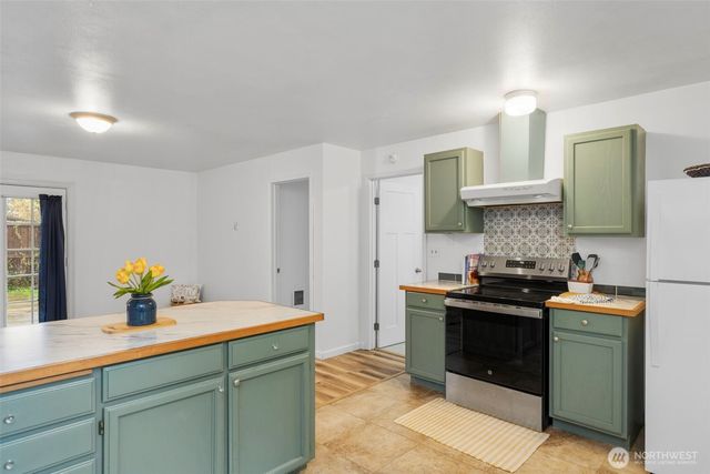 31 NE Larson Lake Lane, Belfair, WA 98528