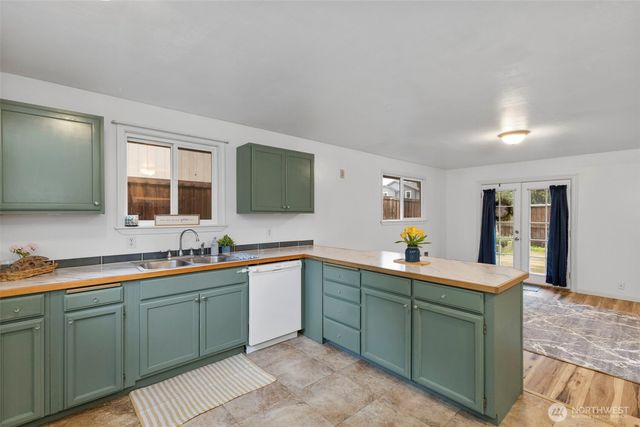 31 NE Larson Lake Lane, Belfair, WA 98528