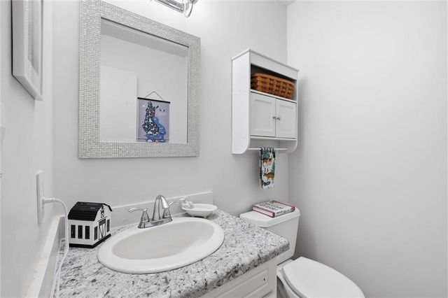 522 Forestglen Lane, Lansing, KS 66043