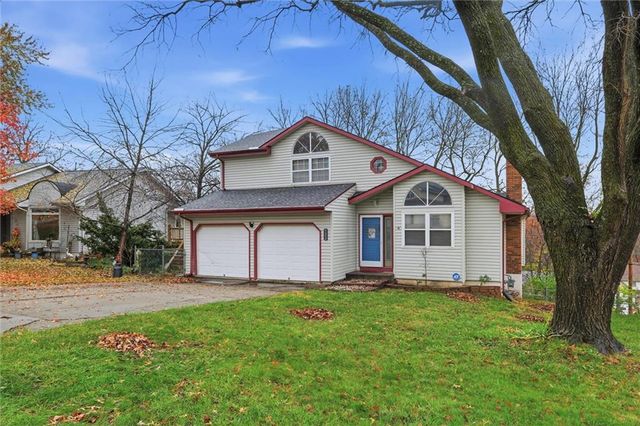 522 Forestglen Lane, Lansing, KS 66043